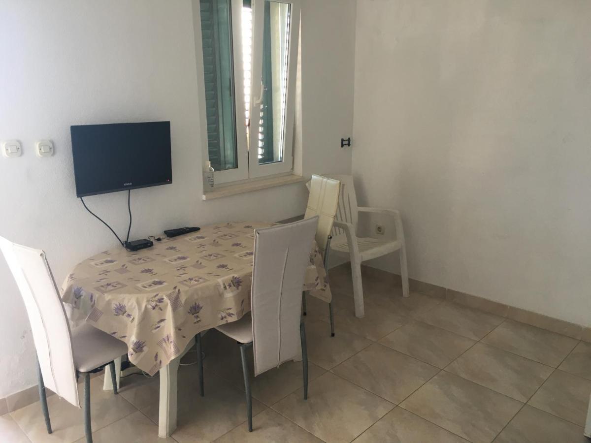Apartmani Domenika Zuljana Ngoại thất bức ảnh